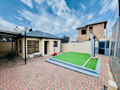 House For Sale in Kaalfontein, Midrand