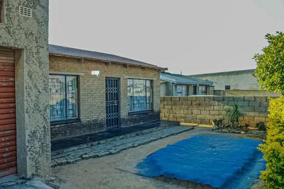 House For Sale in Tembisa, Tembisa
