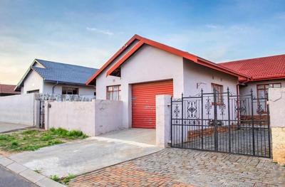 House For Sale in Tembisa, Tembisa